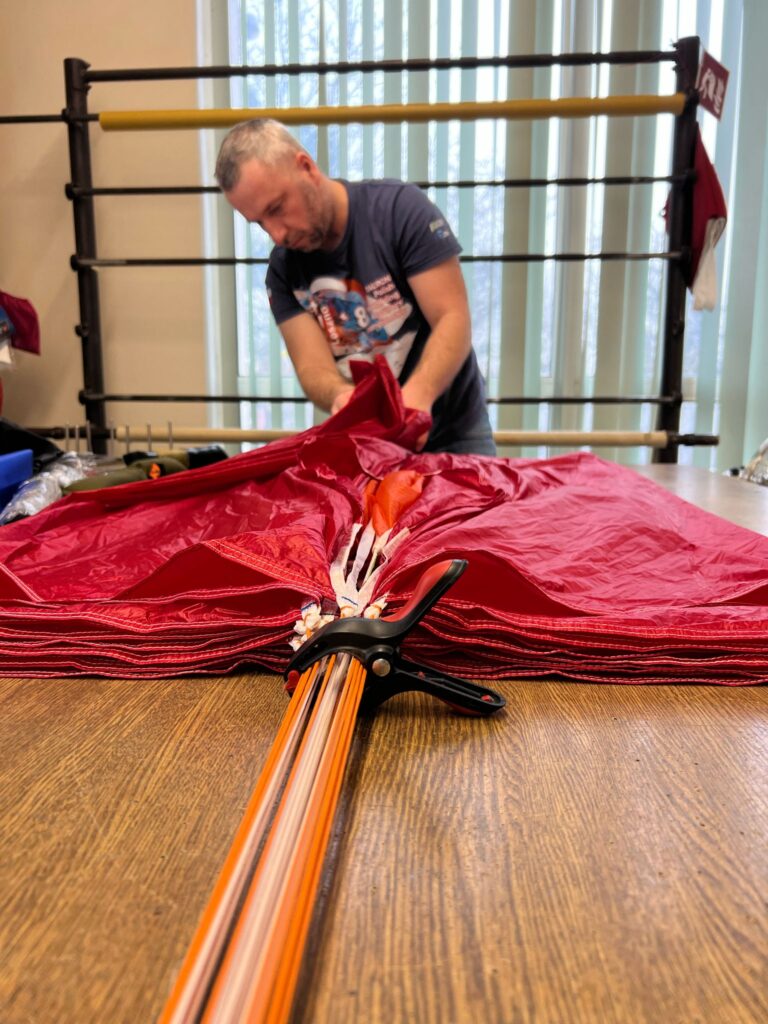 przegląd spadochronu ratunkowego